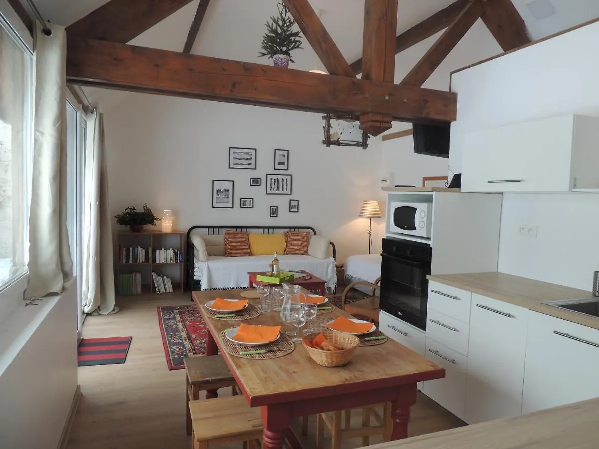 La Maisonnette Apartment Montagnieu  0*, Montagnieu (Isere)